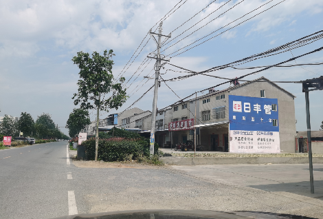 南部如何能保证墙体广告的醒目性？